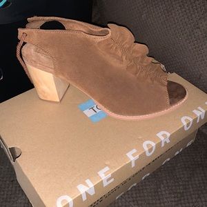 Brand new Tom chunky heels